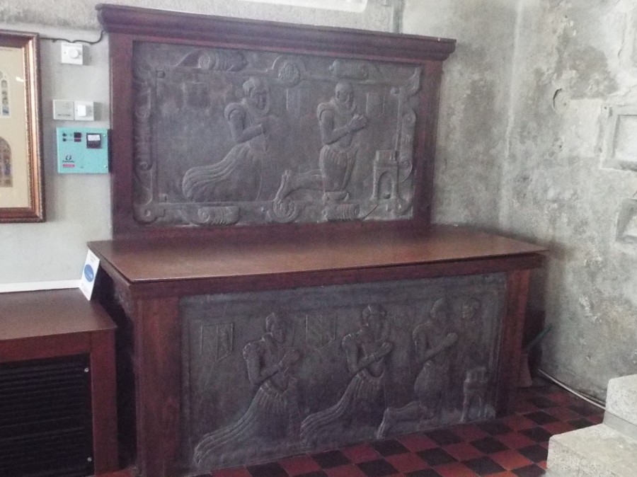 image showing tomb of William Bere and family, 1610, at church of St Anietus, St Neot, Cornwall
